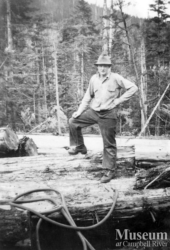 Logger Clifford Parker at Byles and Groves operation
